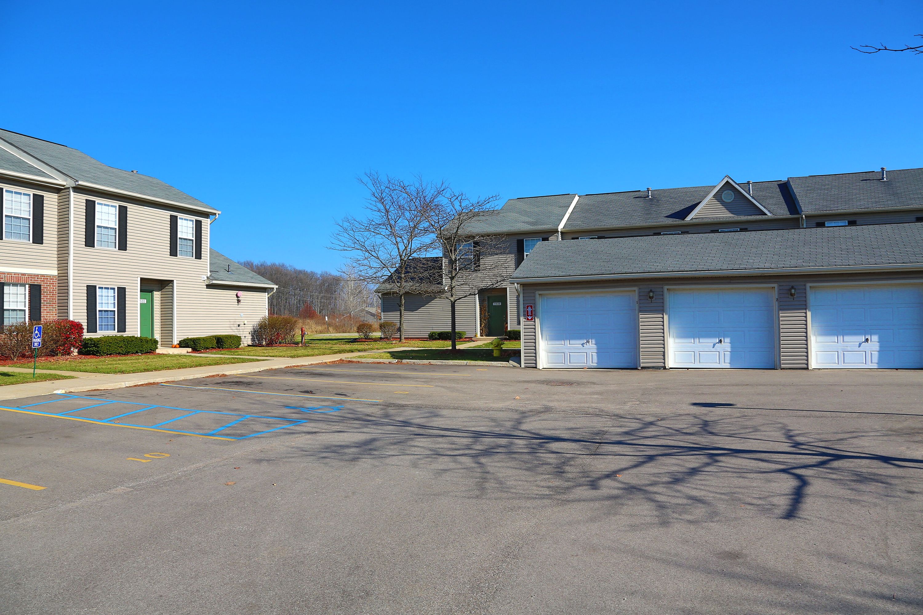 Photos and Video of Willow Ponds Apartments in Lansing, MI